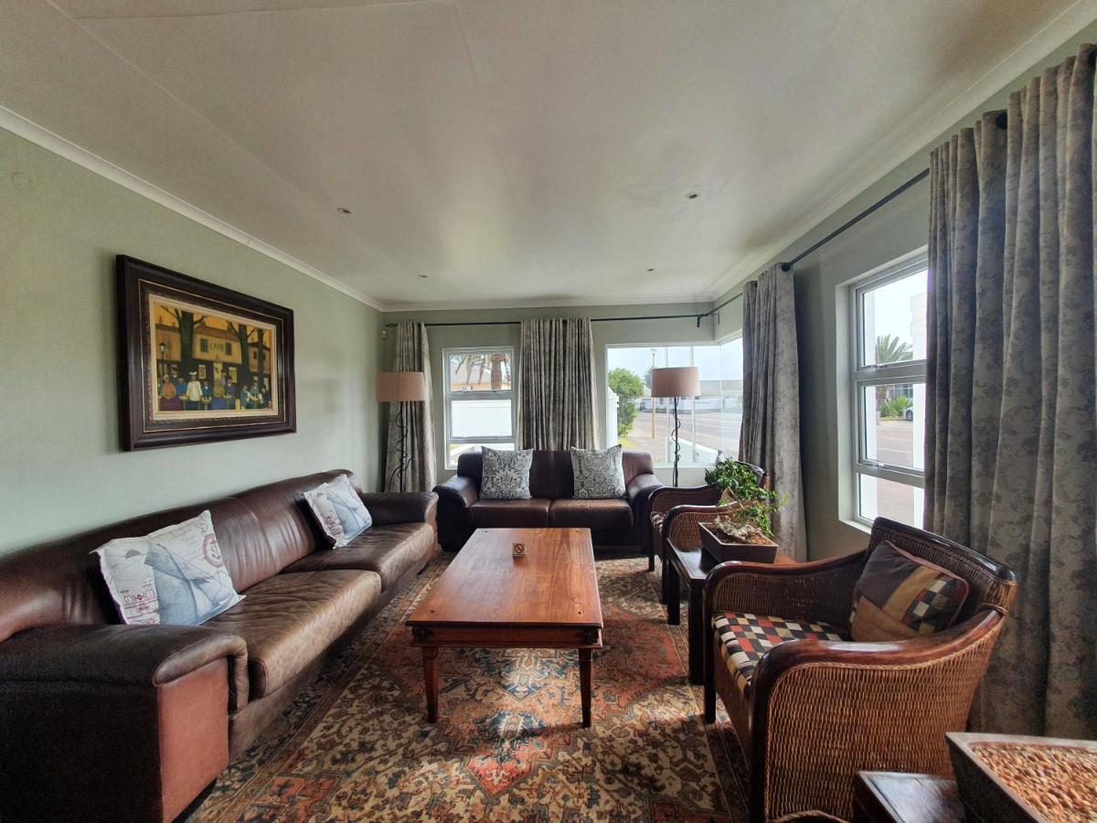 Langholm Hotel ウォルビスベイ エクステリア 写真